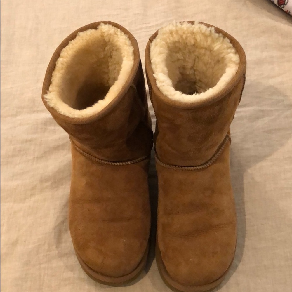 UGGS